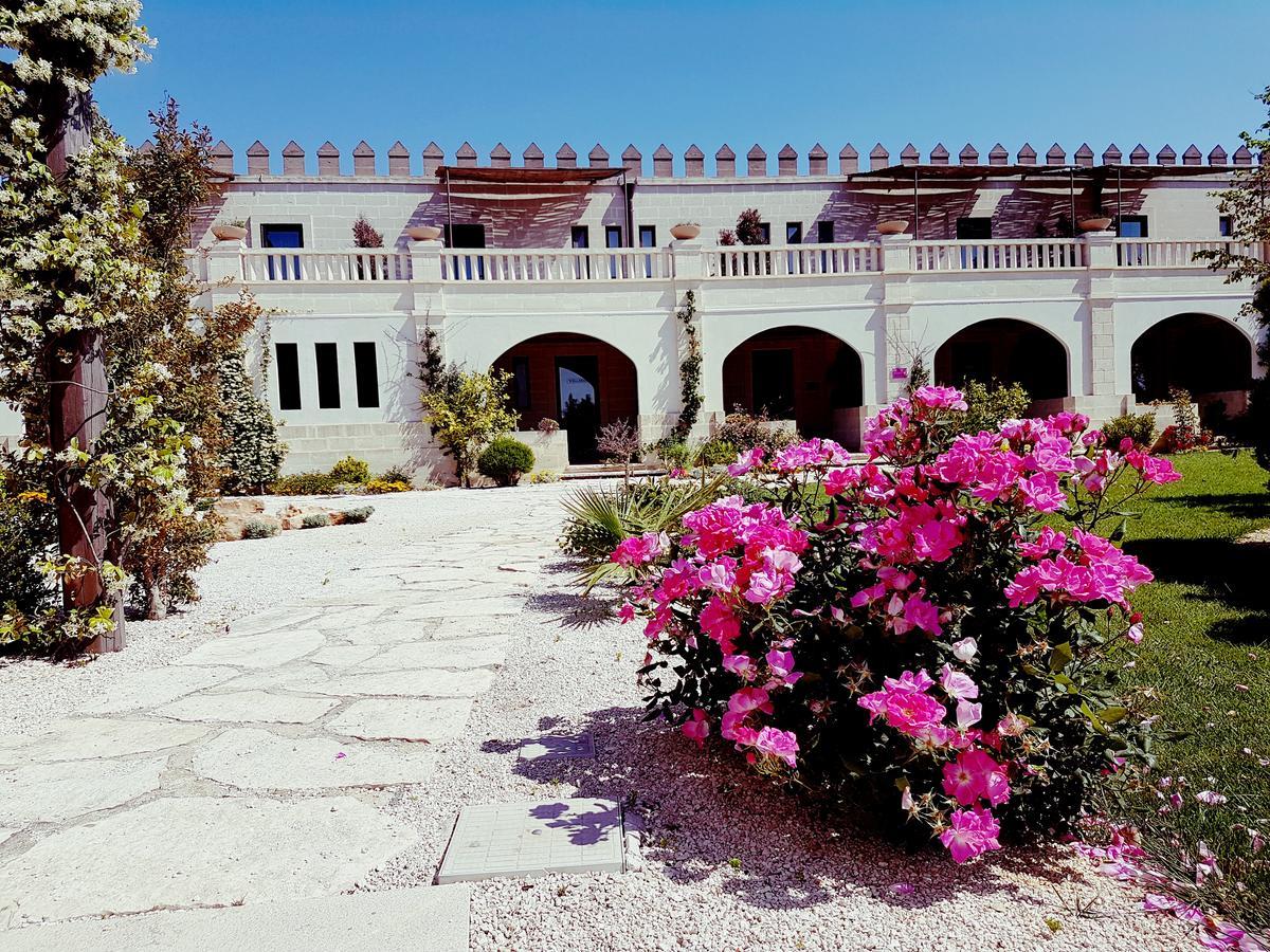 Le Scuderie - Castello Monaci Panzió Salice Salentino Kültér fotó